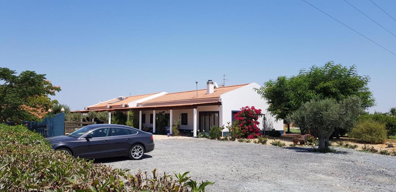 Trendy And Luxe B&B And Garden Suite Ferreira Do Alentejo Exterior photo