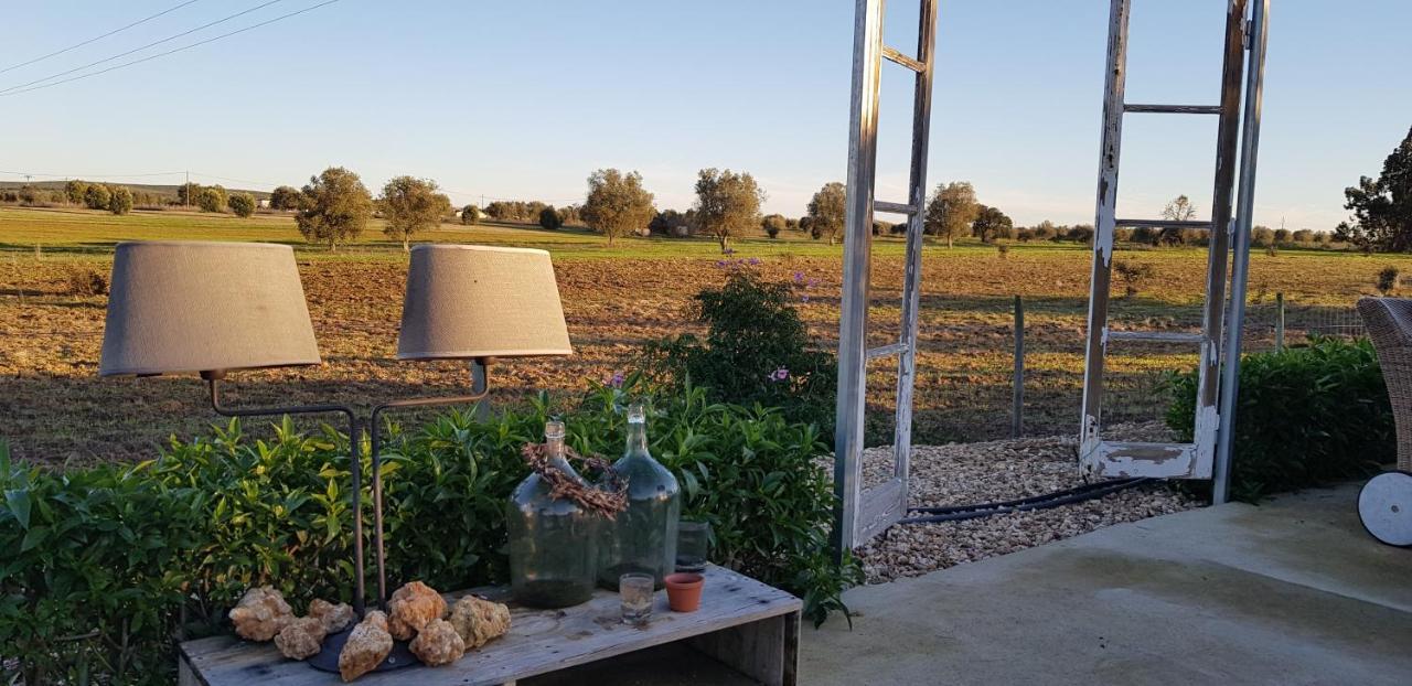 Trendy And Luxe B&B And Garden Suite Ferreira Do Alentejo Exterior photo